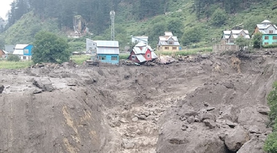J&K: किश्तवाड़ में बादल फटने से 12 लोगों की मौत, NDRF कर रही रेस्‍क्‍यू; गृहमंत्री ने ली जानकारी     