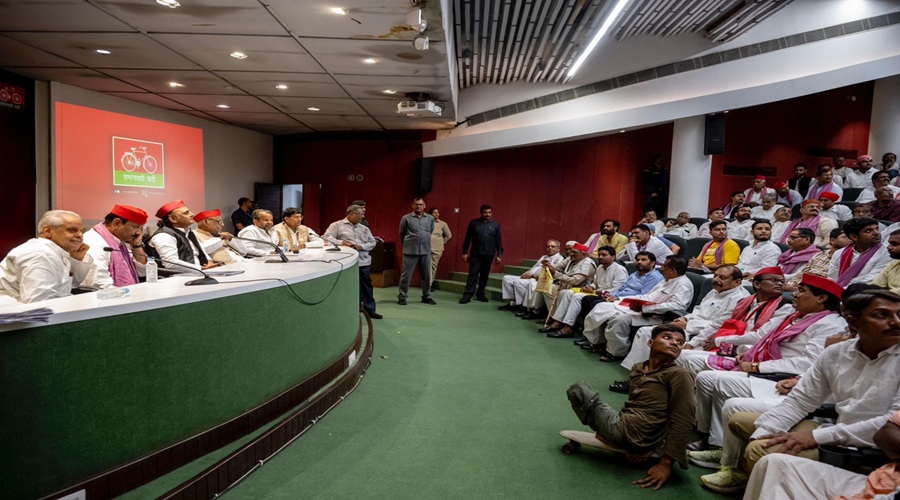 भाजपा सरकार नहीं उपलब्‍ध करा पा रही खाद, महिलाओं को भी लगनी पड़ रही लाइन: Akhilesh Yadav