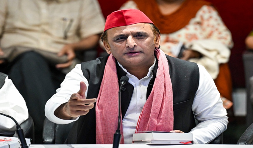 भाजपा ने यूपी को अराजकता में धकेला, कानून व्‍यवस्‍था भी ध्‍वस्‍त है: Akhilesh Yadav