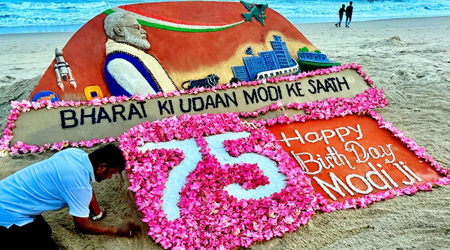 PM Modi 75th Birthday: राहुल गांधी ने दी बधाई, BJP का सेवा पखवाड़ा; राजनीति से लेकर बॉलीवुड तक की शुभकामनाएं