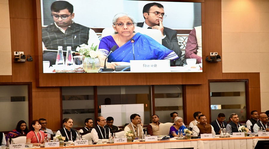 GST Tax Slabs Rate 2025: अब जीएसटी के केवल दो स्लैब 5% और 18%, जानिए क्या होगा सस्ता और क्‍या महंगा?