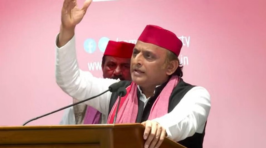 Akhilesh Yadav का BJP पर वार, कहा- इस सरकार में महिलाएं-बेटियां सुरक्षित नहीं  