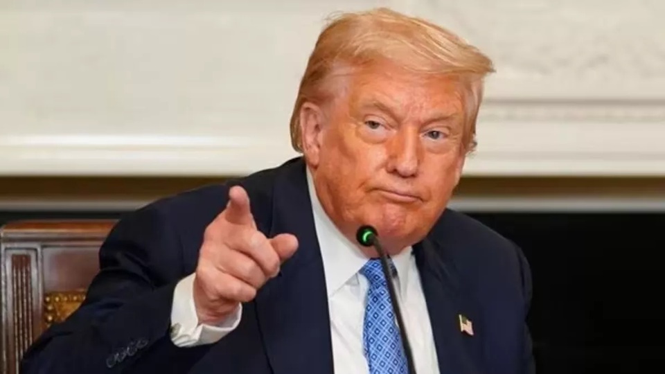 US Gold Card Visa: डोनाल्ड ट्रंप ने फोड़ा वीजा बम! बदल दिया H-1B वीजा नियम