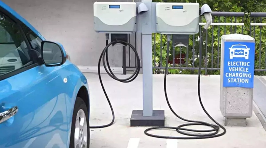 UP में टैक्स फ्री हुई EV, सब्सिडी भी मिलेगी; 10 लाख की कार खरीदने पर 90 हजार की बचत