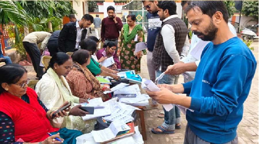UP News: SIR के पौने तीन करोड़ गणना फॉर्म जमा नहीं, चुनाव आयोग गंभीर