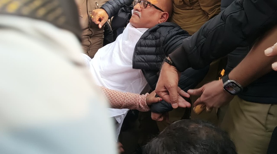 नेशनल हेराल्ड और नाम बदलो मामले पर कांग्रेस का हल्ला बोल, अजय राय समेत कई कार्यकर्ता हिरासत में