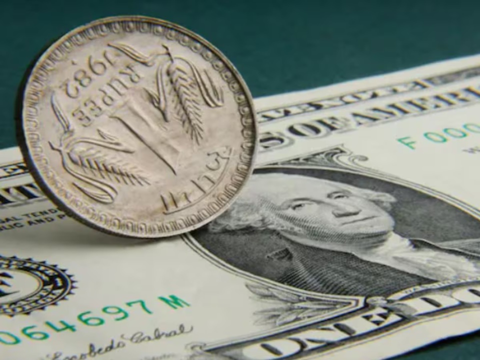 Rupee vs Dollar: ‘रुपये’ को बड़ा झटका; जानिए क्या है इसके पीछे की वजह