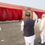 ब्रह्मपुत्र नदी पर बने भास्कर वर्मा सेतु का उद्घाटन, PM Modi बोले- देश का बुरा सोचने वाले को कांग्रेस कंधे पर बैठाती है