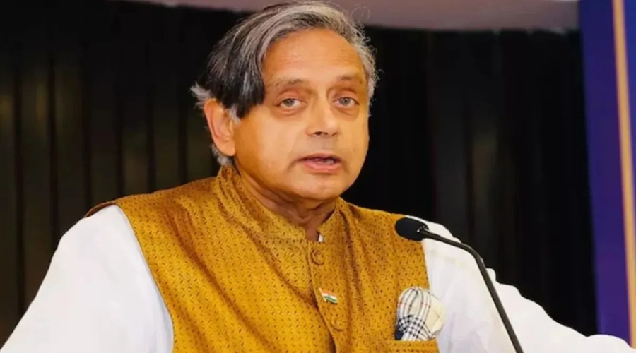 Rahul Gandhi ने PR तमाशा कहा तो शशि थरूर ने की AI Summit 2026 की तारीफ