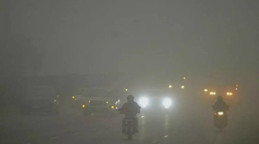 पहाड़ों पर बर्फबारी से UP में और बढ़ेगी ठंड, 15 जिलों में घना कोहरा