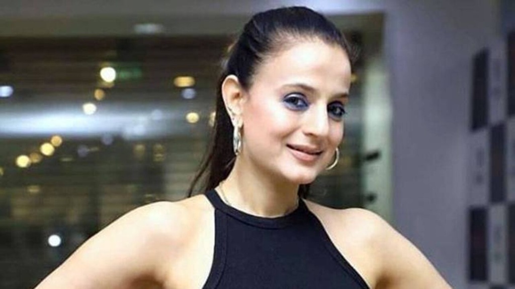 चेक बाउंस मामले पर Ameesha Patel ने तोड़ी चुप्पी, सोशल मीडिया पर दी बड़ी जानकारी