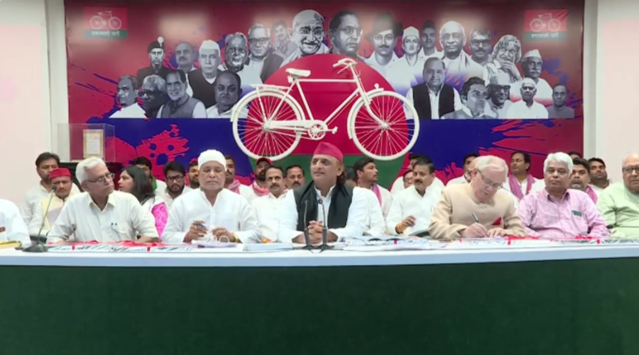 अखिलेश यादव का ऐलान- सरकार बनने पर 24 घंटे में होगा गन्‍ना किसानों का भुगतान