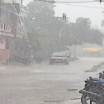 यूपी के 10 शहरों में बारिश: आंधी-बरसात से 13 मौतें, आज 68 जिलों में अलर्ट