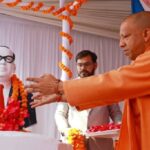 भाजपा स्थापना दिवस: CM Yogi ने कहा- अंबेडकर की हर मूर्ति पर छत्र लगवाएंगे
