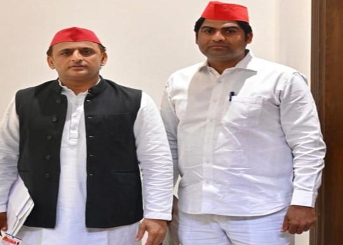 Azamgarh: समाजवाद और संविधान पर जागरूकता अभियान शुरू करेंगे दिनेश कुमार यादव