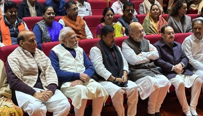 Politics: NDA आक्रमक; विपक्षी सांसदों को घेरने का बनाया गया प्लान