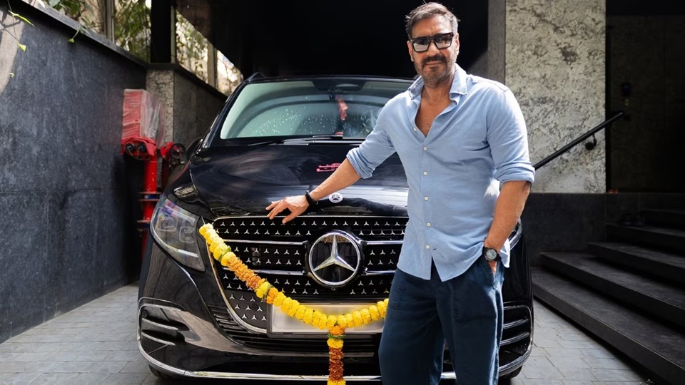 Ajay Devgn ने खरीदी Mercedes की लग्जरी वैन, इन खास फीचर्स से है लैस