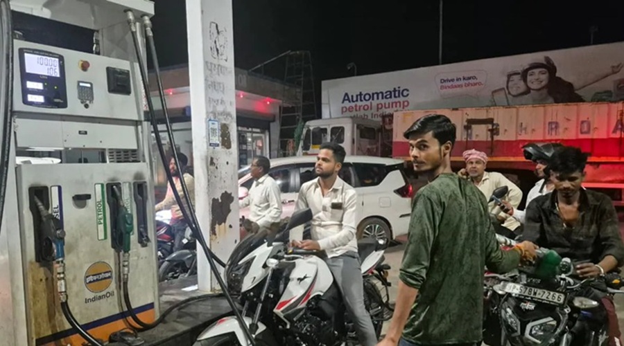 Petrol-Diesel ₹3-3 महंगे हुए, आज से लागू हुईं नई कीमतें, कंपनियों को अभी भी घाटा