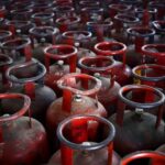 LPG Price: रसोई गैस हुई बेकाबू! इतने रुपए महंगा हो सकता है घरेलू सिलेंडर! 