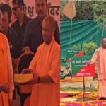 जन्मदिन पर CM Yogi ने बच्चों को बांटी मिठाई, औषधि वन में लगाया कपूर का पौधा