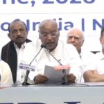 INDIA ब्लॉक के 25 दलों ने की शिक्षामंत्री के इस्तीफे की मांग, बैठक में 5 मुद्दों पर बनी सहमति
