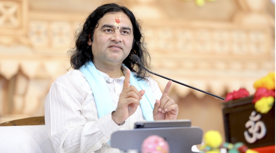 देश में अब मुसलमान गायों के लिए आंदोलन कर रहे, यही कलयुग है: कथावाचक देवकीनंदन