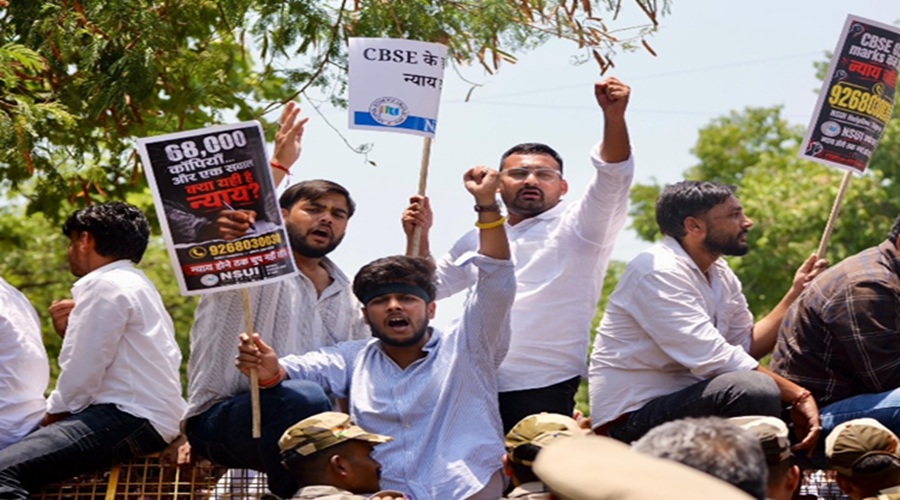 CBSE से OSM टेंडर पर सरकार ने मांगी रिपोर्ट, राहुल का आरोप था- टेंडर से खास वेंडर को फायदा