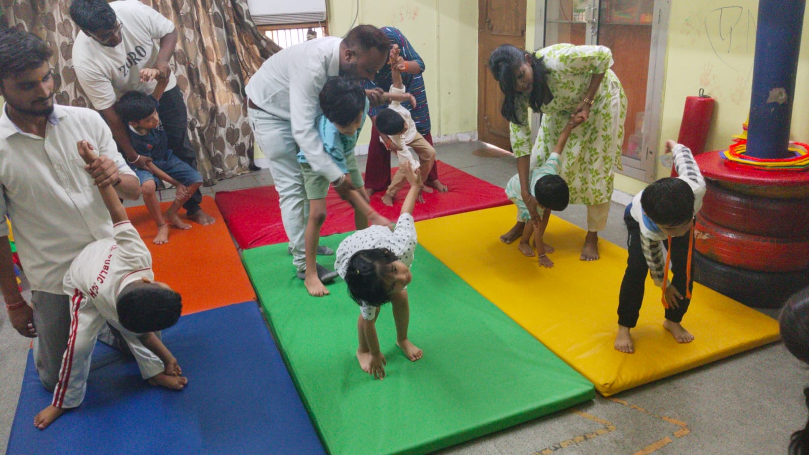 International Yoga Day 2026: स्पेशल बच्चों के समग्र विकास में सुधार लाता है योग
