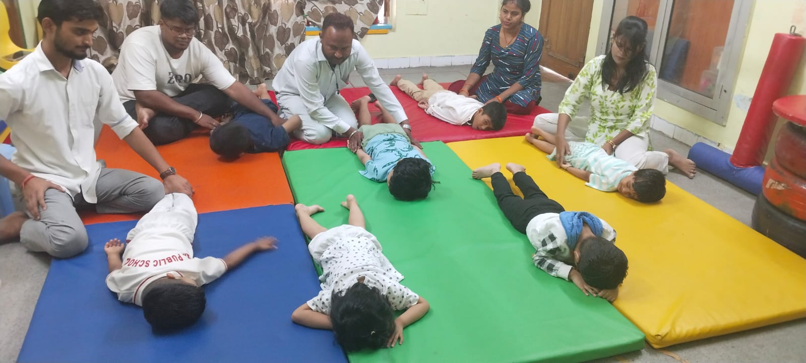 International Yoga Day 2026: स्पेशल बच्चों के समग्र विकास में सुधार लाता है योग