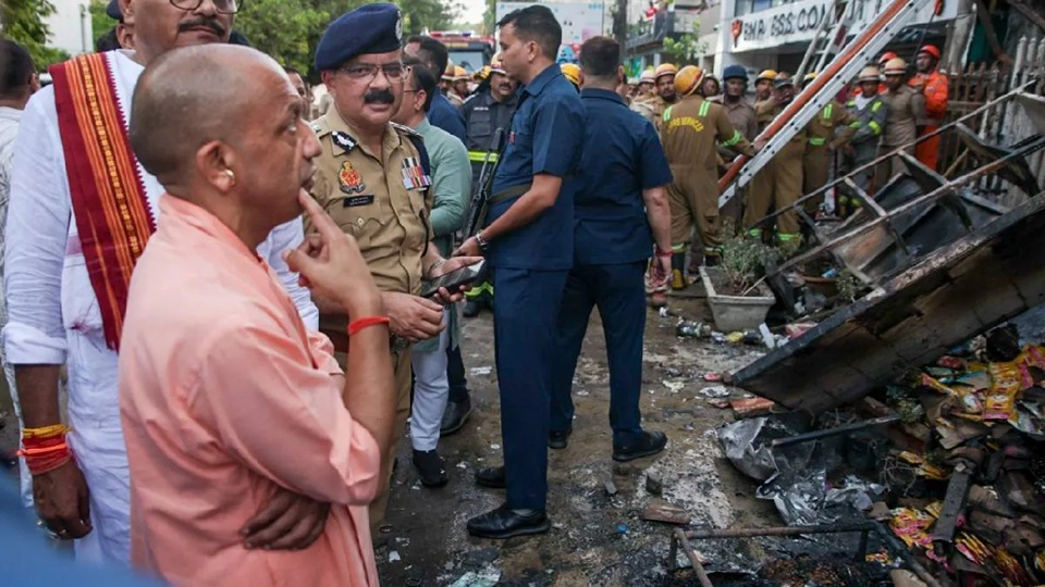 UP: 'बेसमेंट में कोचिंग-नर्सिंग होम स्वीकार नहीं', सीएम योगी सख्त