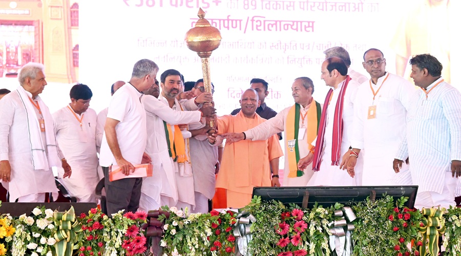 शामली को करोड़ों की सौगात: कांवड़ियों को सीएम योगी की नसीहत, अधिकारियों को दी चेतावनी