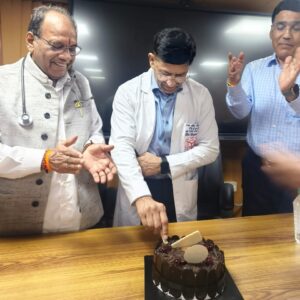 Lucknow News: सिविल हॉस्पिटल में "साथी हाथ बढ़ाना" पर परिचर्चा, सम्मान समारोह भी आयोजित