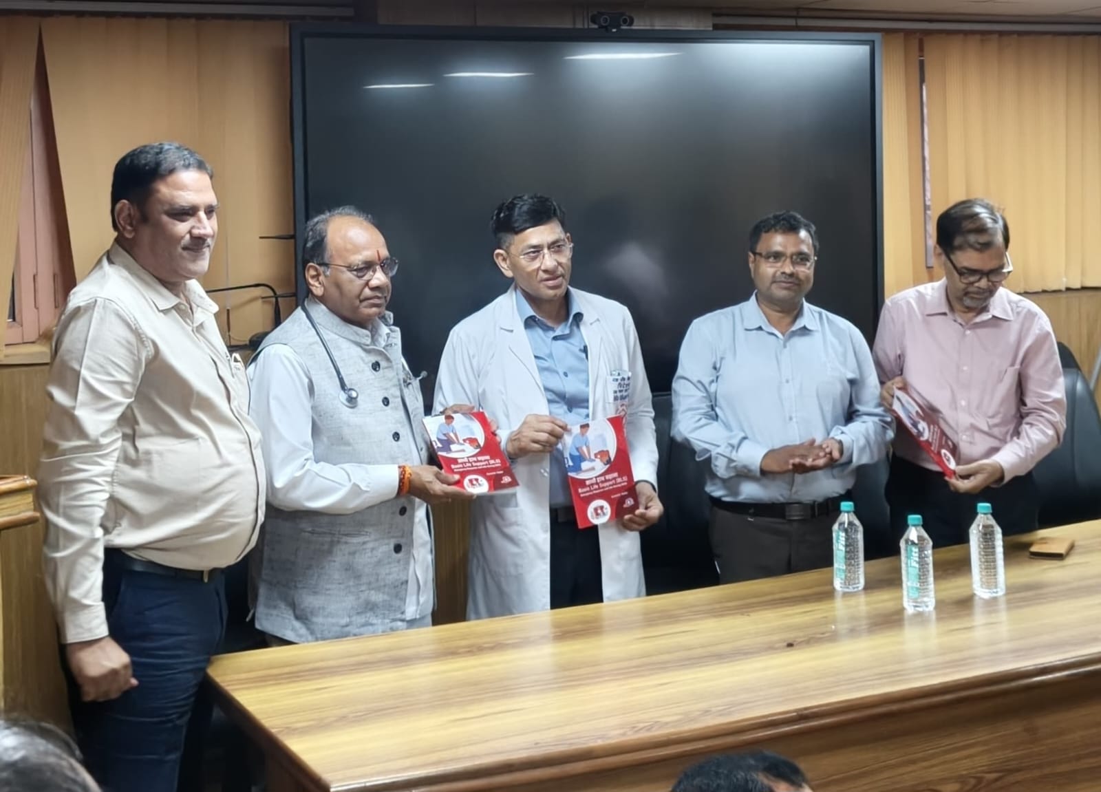 Lucknow News: सिविल हॉस्पिटल में "साथी हाथ बढ़ाना" पर परिचर्चा, सम्मान समारोह भी आयोजित