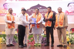 Lucknow: दीक्षांत समारोह में दिव्यांगजनों को 466 उपाधियां मिलना उनके सार्थक प्रयास का परिणाम