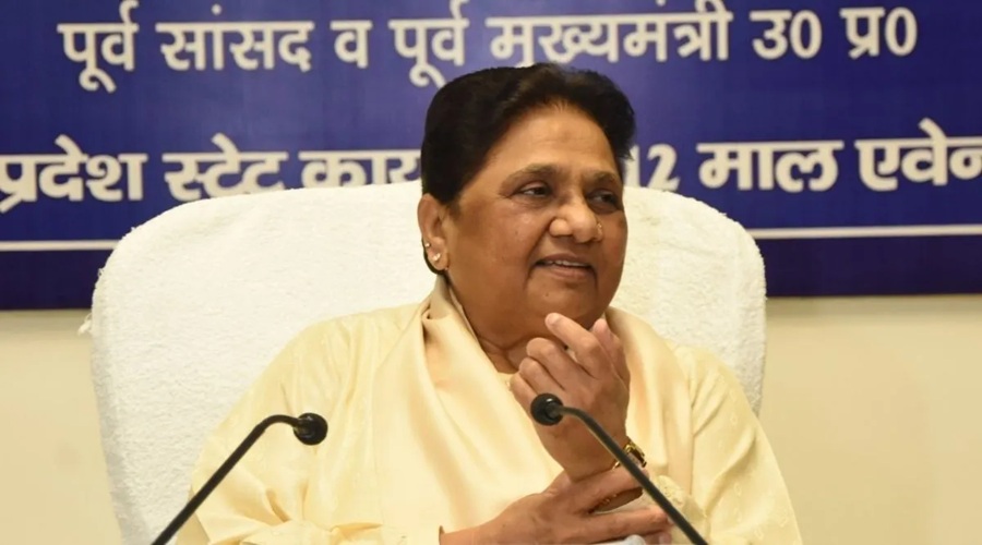 मायावती की पार्टी कार्यकर्ताओं के साथ बड़ी बैठक, उमाशंकर सिंह का बेटा पहुंचा; आकाश आनंद नहीं आए