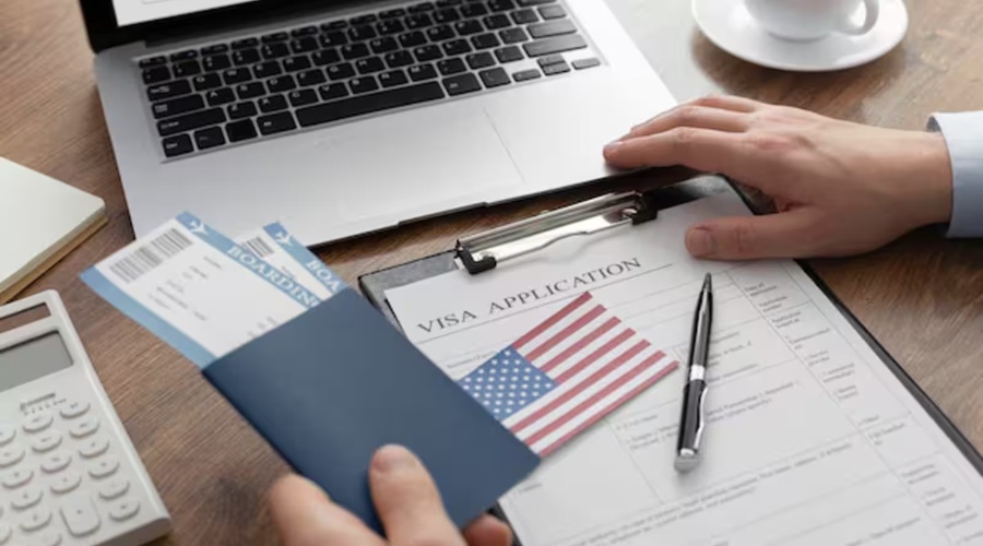 अमेरिका जाने की तैयारी में हैं?, पहले जान लें USCIS का नया नियम