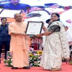 सीएम योगी ने लिया TGT-PGT अभ्यर्थियों के मुद्दे का संज्ञान, 1 लाख नौकरी देने का भी ऐलान