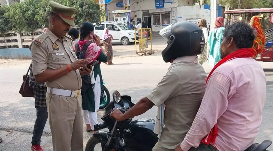 हेलमेट लगाने को लेकर प्रदेश सरकार का बड़ा फैसला, अब पीछे बैठने वाले को भी लगाना पड़ेगा