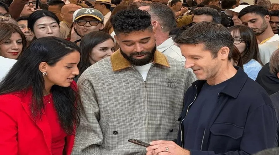 iPhone 18 के लॉन्च इवेंट में पहुंचीं एक्‍ट्रेस तृप्ति डिमरी, AP ढिल्लों भी आए नजर