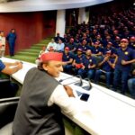 UP में समाजवादी छात्र विंग की नीली ड्रेस, बसपा के खिसकते जनाधार पर सपा की नजर!