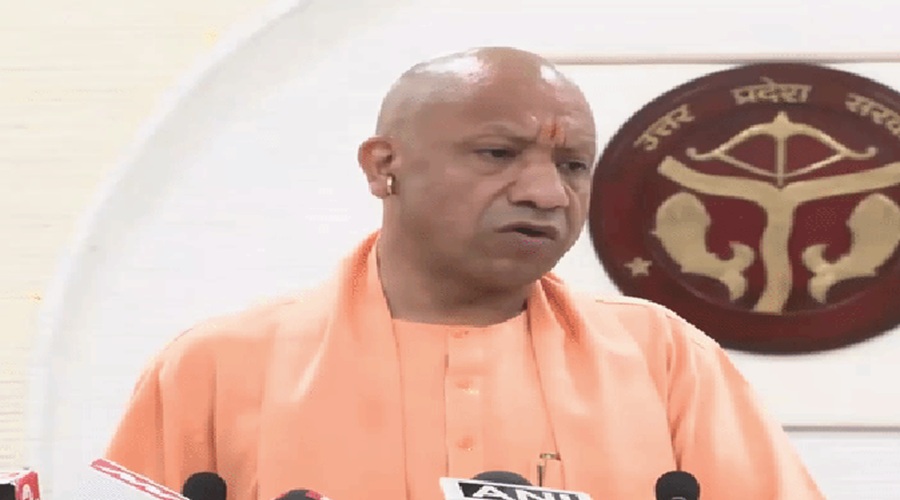 सपा-कांग्रेस पर भड़के CM योगी, बोले- गैरजिम्मेदाराना हरकतों से बाज आएं, CEC को कटघरे में खड़ा करना ठीक नहीं