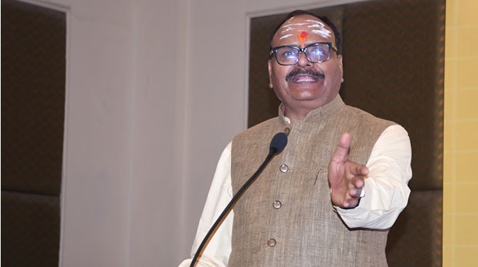 UP News: डिप्टी सीएम ब्रजेश पाठक का डॉक्टरों से विशेष आग्रह- पर्चे पर हिंदी में भी लिखें दवाओं के नाम