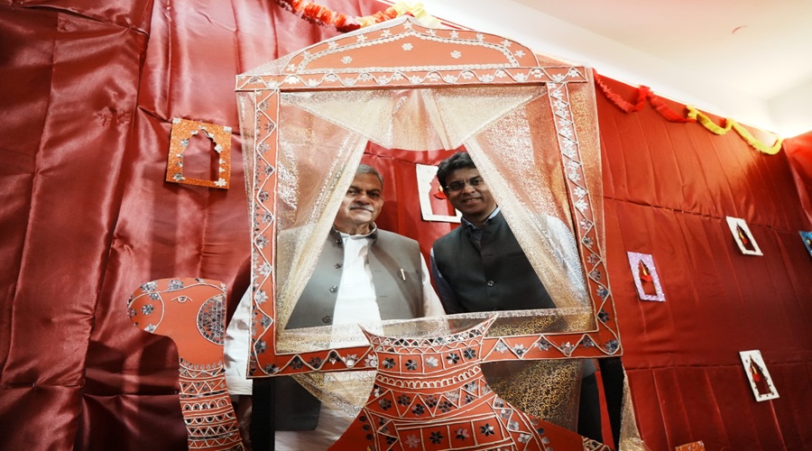 SRMS CET में वार्षिक सांस्कृतिक महोत्सव जेस्ट-2026 'नवरंग' का आगाज, देव मूर्ति ने छात्रों को दिया अहम संदेश