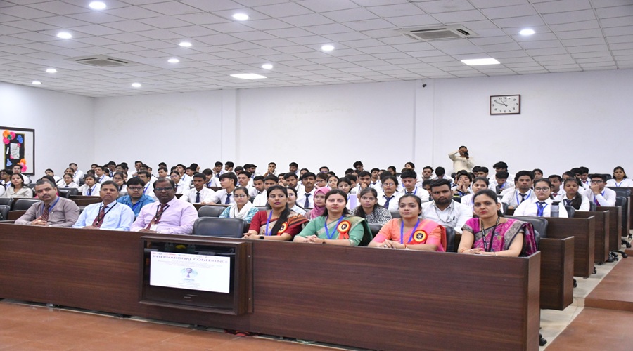 SRMS CET में फार्मेसी विभाग की इंटरनेशनल कांफ्रेंस, दवाओं की खोज में AI के इस्तेमाल पर जोर