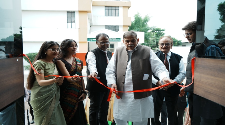 SRMS CET में वार्षिक सांस्कृतिक महोत्सव जेस्ट-2026 'नवरंग' का आगाज, देव मूर्ति ने छात्रों को दिया अहम संदेश