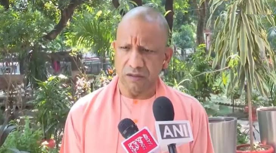 देश में अराजकता का माहौल बना रही है कांग्रेस, हारने पर हर बार दोषी होती है EVM: सीएम योगी