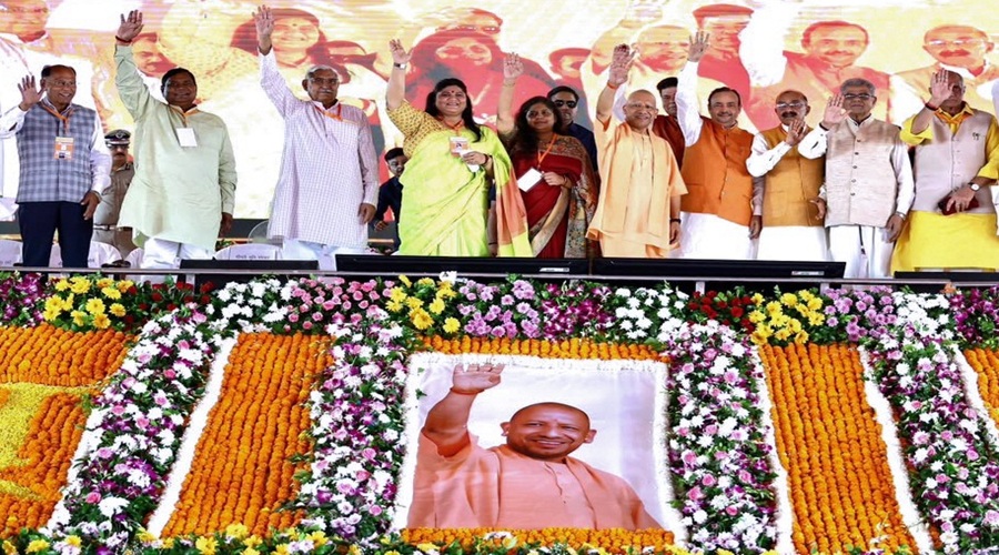 बरेली में गरजे सीएम योगी, बोले- 'सपा का संबंध माफिया-अपराधियों से रहा, शिक्षित और सभ्य समाज से नहीं'