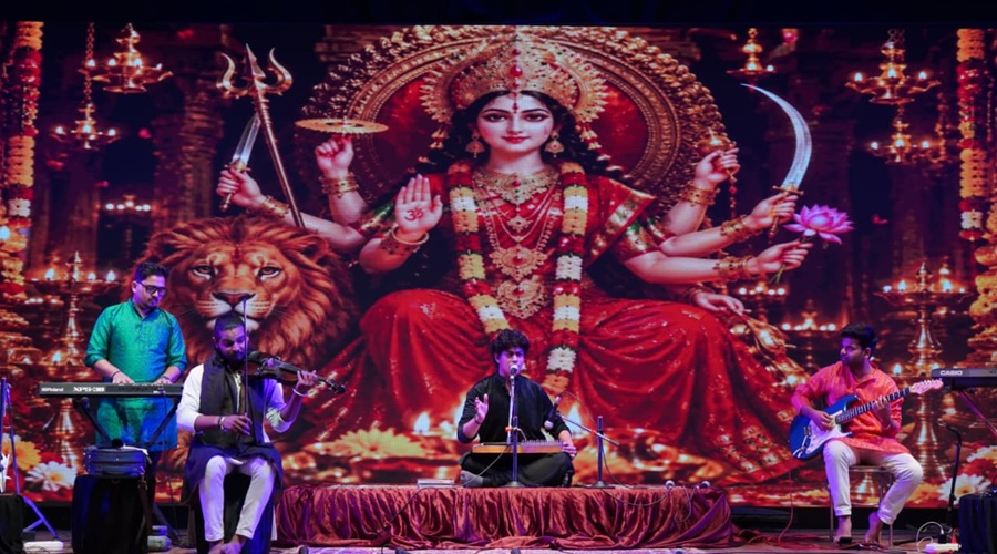 ‘जय जय जय दुर्गे माता भवानी’ सुन भक्ति में झूमे श्रोता