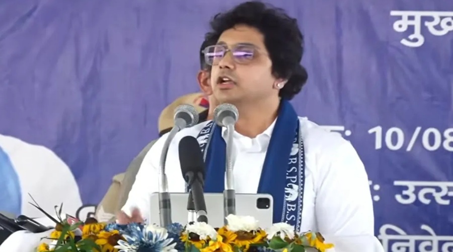 अखिलेश यादव रंग बदलने में माहिर, राहुल गांधी ‘कन्फ्यूज नेता’: आकाश आनंद